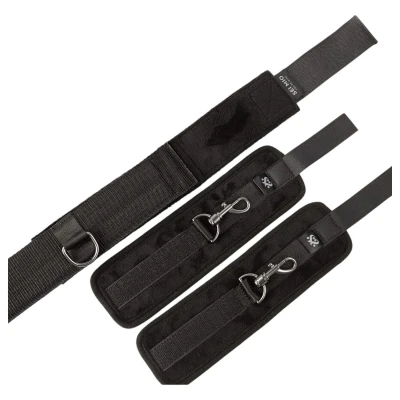 Sei Mio - terpesztő rúd bilinccsel, bondage szett (fekete)