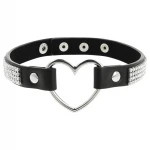 Coquette - strasszos choker nyakpánt szív medállal (fekete)