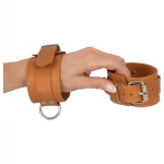 ZADO - bőr csuklóbilincs bondage játékhoz (barna)